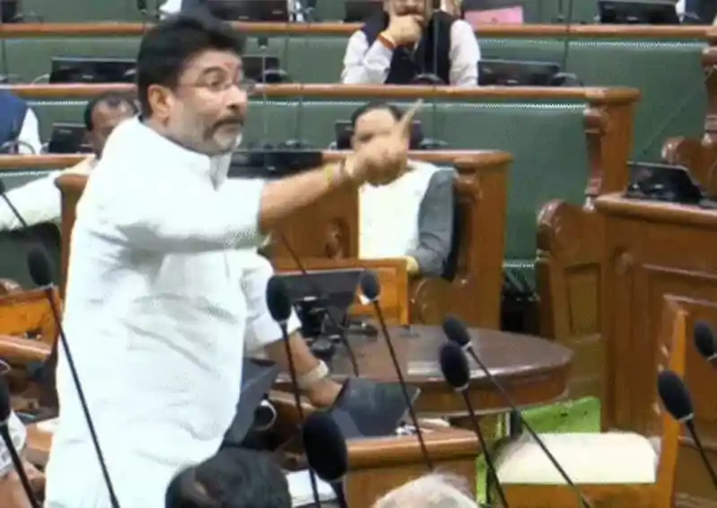 रामविलास पासवान को 'बेचारा' कहना पड़ा भारी!, राजू तिवारी ने तेजस्वी के विधायकों को उंगली दिखाकर कहा- ये गंदे आदमी हैं बिहार विधानसभा में जोरदार हंगामा