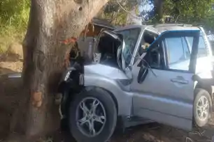 खूंटी-सिमडेगा सड़क पर पेड़ से टकराई तेज़ रफ़्तार स्कॉर्पियो, दो पादरियों की मौ*त