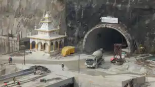 टनल के अंदर अचानक टूटा कंक्रीट का हिस्सा, झारखंड के श्रमिक ने गंवाई जान