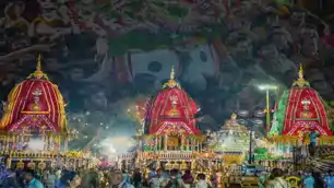 मौसीबाड़ी की ओर बढ़ेंगे प्रभु जगन्नाथ, दर्शन के लिए तड़के 3 बजे से लगी भक्तों की कतार