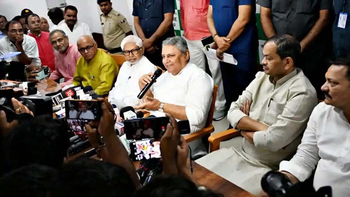 क्या डिप्टी CM ने अपने करीबी के लिए पटना-पूर्णिया एक्सप्रेस-वे का रूट बदला? विजय चौधरी ने दे दिया जवाब..बड़ा विवाद... 