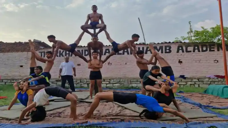 अंतर्राष्ट्रीय मलखंब दिवस पर रांची में प्रतिभा का प्रदर्शन, खिलाड़ियों ने दिखाया अद्भुत कौशल अंतर्राष्ट्रीय मलखंब दिवस पर रांची में प्रतिभा का प्रदर्शन, खिलाड़ियों ने दिखाया अद्भुत कौशल