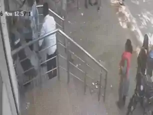 छुट्टी के विवाद में बैंक मैनेजर की हत्या, गार्ड ने सीने में मारी गोली, CCTV में कैद हुआ फरार होना