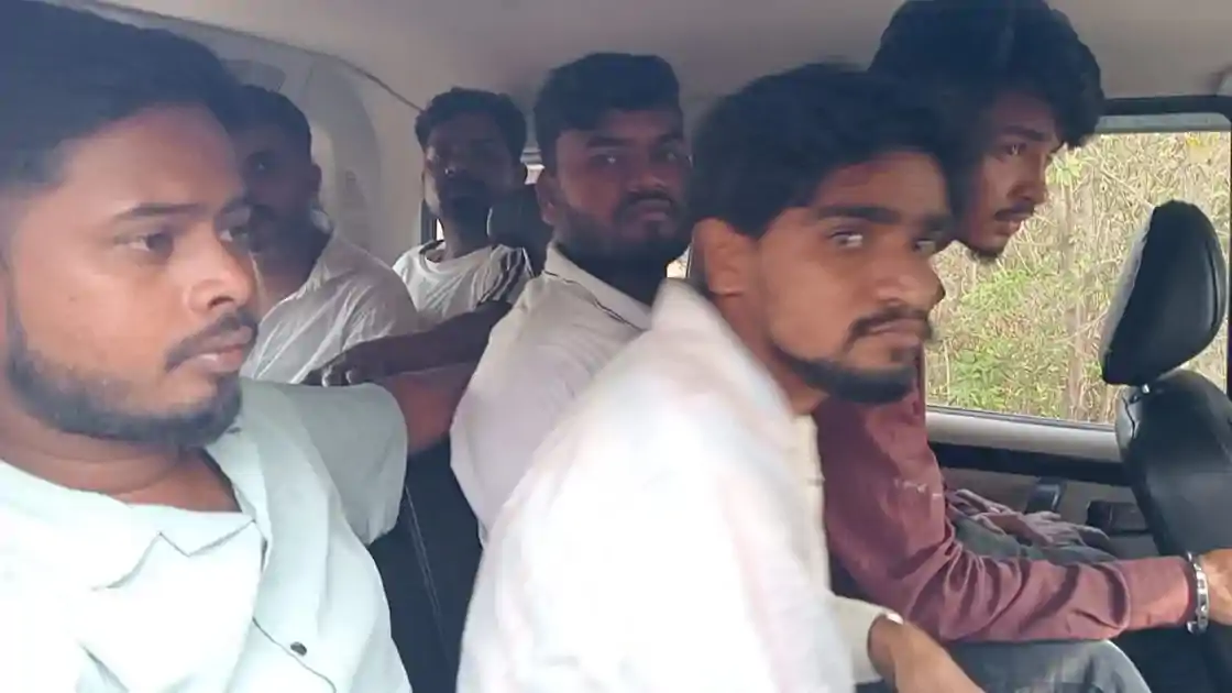 सरायकेला-खरसावां में JLKM नेता पर घर में घुसकर मारपीट करने का आरोप, सात गिरफ्तार 