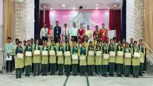 बोर्ड परीक्षा में शानदार प्रदर्शन पर संत डोमिनिक सेवियोज हाई स्कूल में छात्रों का भव्य सम्मान