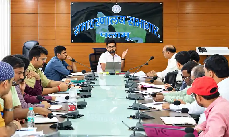 डीसी ने की राजस्व विभाग की समीक्षा, लंबित मामलों के त्वरित निपटारे के दिए निर्देश