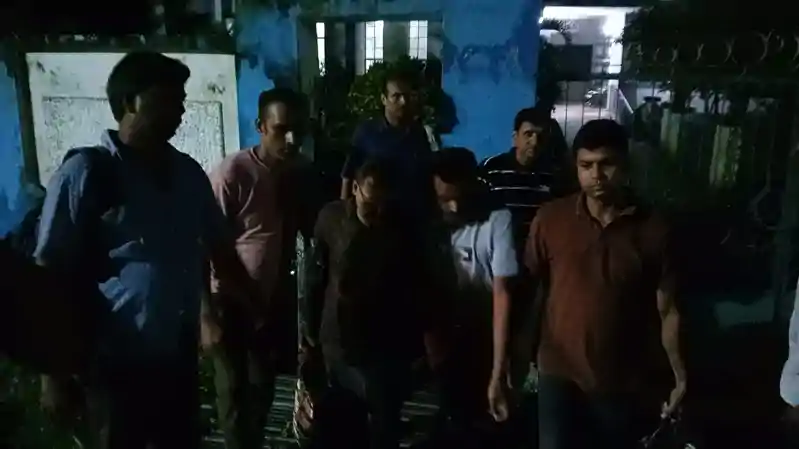 CBI की बड़ी कार्रवाई, हेल्थ इंस्पेक्टर घूस लेते गिरफ्तार CBI की बड़ी कार्रवाई, हेल्थ इंस्पेक्टर घूस लेते गिरफ्तार