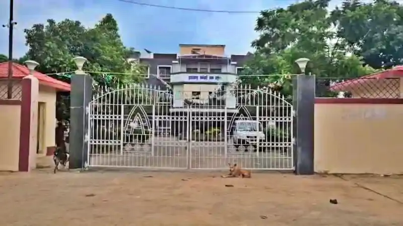 JSSC-CGL मामले में CID का बड़ा एक्शन, आयोग के दफ्तर पहुंची टीम; सचिव से पूछताछ JSSC-CGL मामले में CID का बड़ा एक्शन, आयोग के दफ्तर पहुंची टीम; सचिव से पूछताछ
