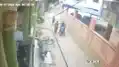 दिनदहाड़े चेन झपटमारी से हड़कंप, DM आवास के पास महिला से सोने की चेन छीनकर भागे बाइक सवार