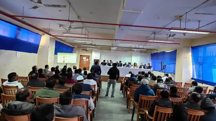 राजस्व मामलों में तेजी और पारदर्शिता को लेकर प्रशासन सख्त, DC ने लंबित प्रकरणों के निपटारे के दिए निर्देश