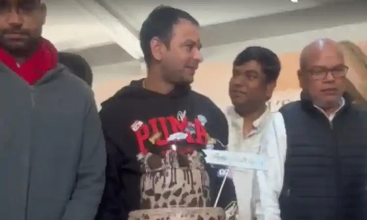 मुकेश सहनी ने दी मुंबई घूमने की सलाह, तेजप्रताप का पलटवार- हम बिहार में ही ठीक, छोटा भाई तो घूम ही रहा है