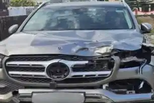 रांची में मर्सिडीज चालक की हैवानियत, युवक को बोनेट पर लटकाकर शहर में दौड़ाई कार