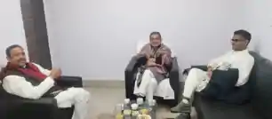 सियासी चाल या वापसी की तैयारी? दो विधायक पहुंचे उपेंद्र कुशवाहा से मिलने, क्या रामेश्वर महतो अलग-थलग पड़े?