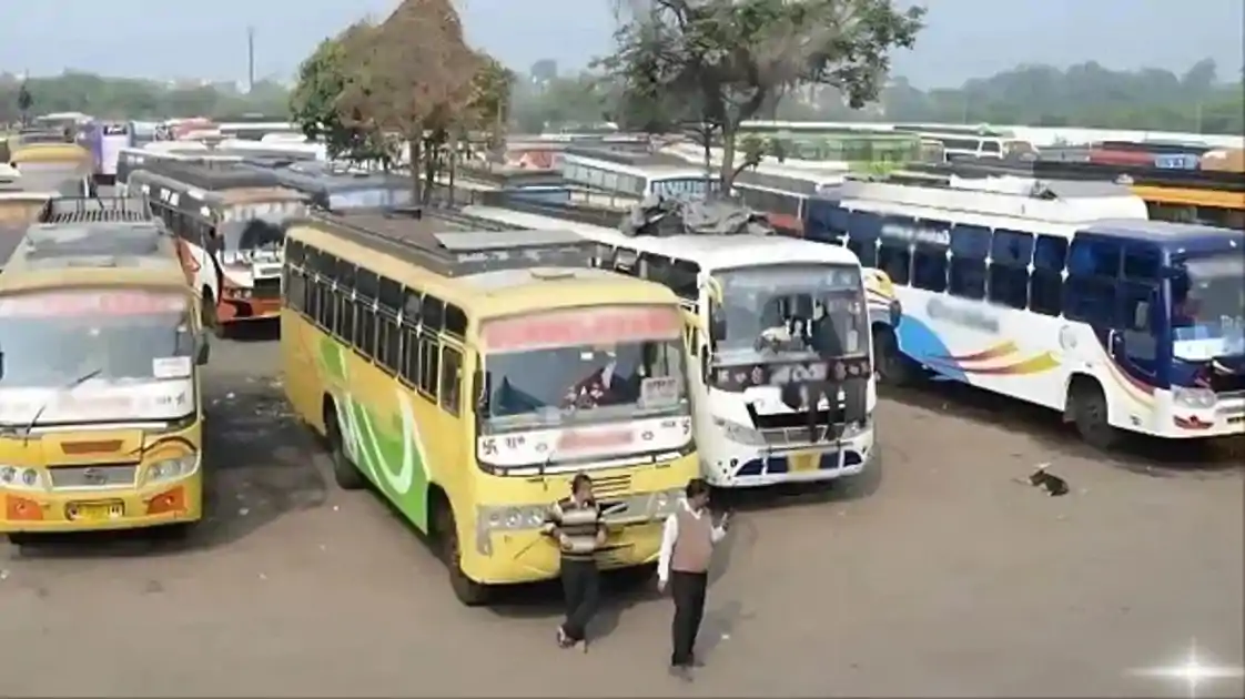 रांची में स्लीपर बसों पर परिवहन विभाग का शिकंजा, सुरक्षा मानकों के उल्लंघन पर नोटिस जारी 