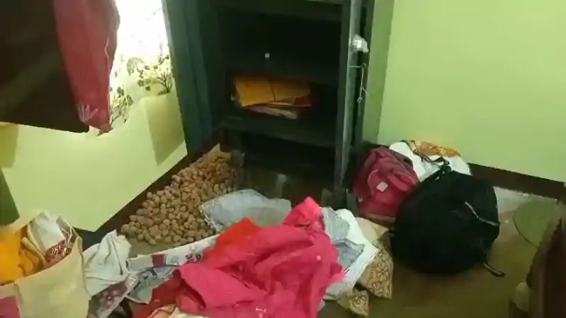 बोकारो में चोरों का अनोखा खेल! चोरी के बाद बदल दिया घर का ताला बोकारो में चोरों का अनोखा खेल! चोरी के बाद बदल दिया घर का ताला