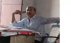 बिहार के इस स्कूल में समय से पहले छुट्टी, गाली-गलौज, बंद शौचालय और बदहाल भोजन व्यवस्था बिहार के इस स्कूल में समय से पहले छुट्टी, गाली-गलौज, बंद शौचालय और बदहाल भोजन व्यवस्था