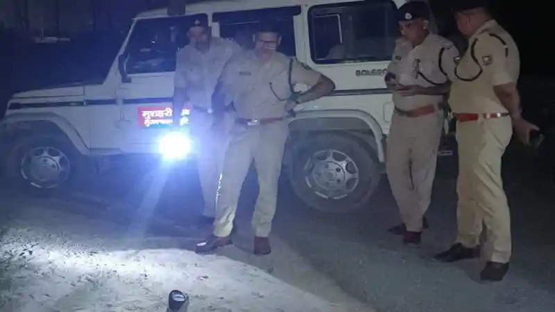 बिहार में लगातार दूसरे दिन एनकाउंटर से हड़कंप, मुजफ्फरपुर में हत्या के आरोपी को पुलिस ने दौड़ा कर मारी गोली बिहार में लगातार दूसरे दिन एनकाउंटर से हड़कंप, मुजफ्फरपुर में हत्या के आरोपी को पुलिस ने दौड़ा कर मारी गोली