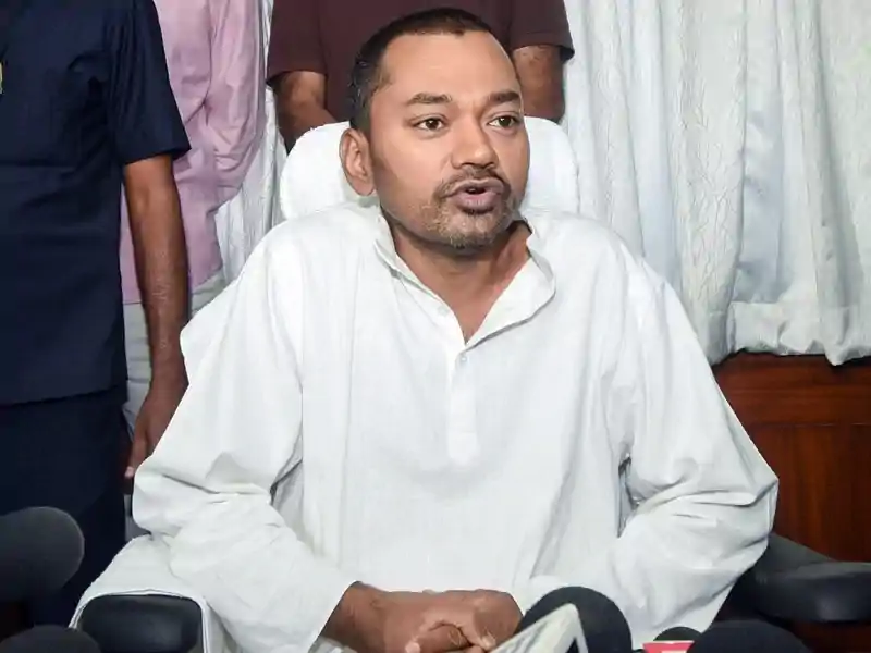 PMCH में पत्रकारों की पिटाई पर भड़के निशांत कुमार, स्वास्थ्य मंत्री ने साफ-साफ कह दिया... PMCH में पत्रकारों की पिटाई पर भड़के निशांत कुमार, स्वास्थ्य मंत्री ने साफ-साफ कह दिया...