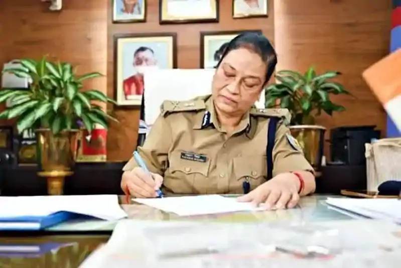 त्योहारों को लेकर झारखंड पुलिस की बड़ी रणनीति, जुलूस मार्गों का होगा सत्यापन; समीक्षा बैठक आज त्योहारों को लेकर झारखंड पुलिस की बड़ी रणनीति, जुलूस मार्गों का होगा सत्यापन; समीक्षा बैठक आज