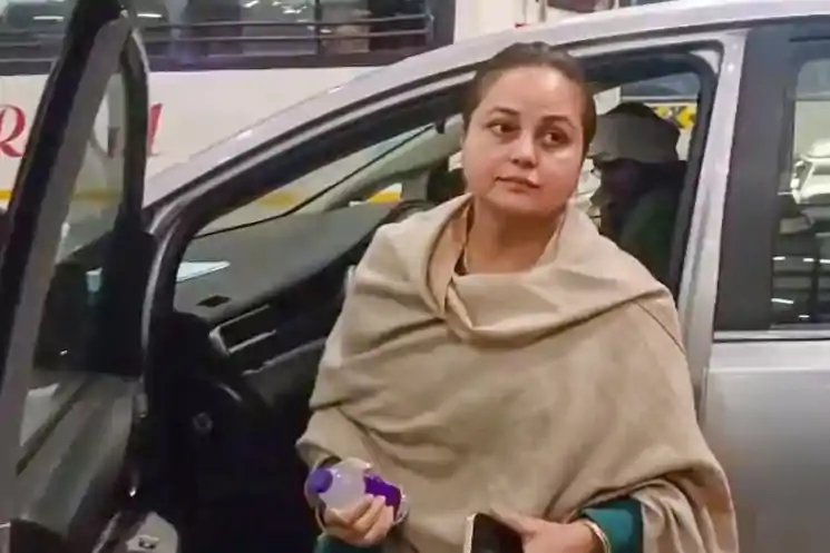 रोहिणी आचार्य के आरोपों से लालू परिवार में भूचाल, बिहार की सियासत में बढ़ी सरगर्मी