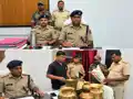 बंद मकान में चोरी का 24 घंटे में खुलासा, सुनार समेत सात गिरफ्तार, पीतल के भारी बर्तन और नकदी बरामद