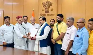 शिक्षकों की 15 सूत्री मांगों को लेकर संघ ने की शिक्षा मंत्री से वार्ता, मिला आश्वासन