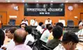 स्वास्थ्य सेवाओं में लापरवाही पर डीएम सख्त: कम सर्जरी और बेवजह रेफर करने वालों पर होगी कार्रवाई