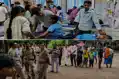 मिड डे मील खाने से 18 छात्राओं की बिगड़ी तबीयत, सब्जी में नमक की जगह सर्फ डाल दिया 