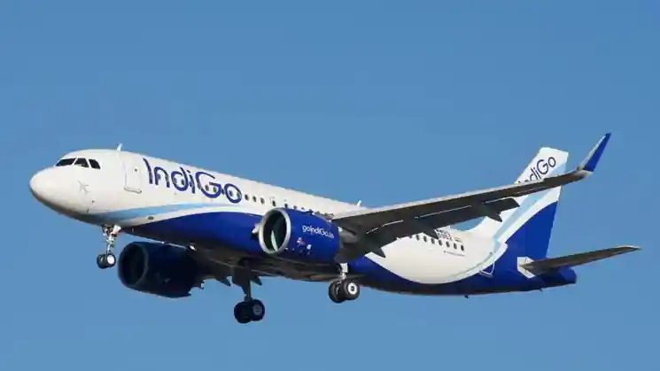 कोहरे और बर्ड हिट ने बढ़ाई मुश्किलें, हैदराबाद-रांची फ्लाइट की कोलकाता में इमरजेंसी लैंडिंग