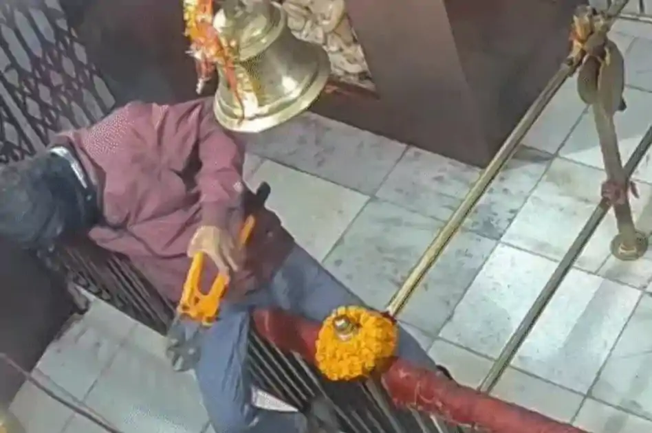 गोपालगंज में थावे भवानी का 51 लाख का मुकुट चोरी, रस्सी-सीढ़ी से गर्भगृह में घुसे, पुलिस जांच में जुटी