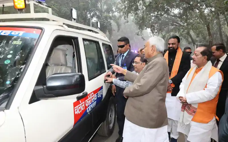 मुख्यमंत्री ने 34 मोबाइल फॉरेंसिक गाड़ियों को दिखाई हरी झंडी, अपराध जांच को मिलेगी हाईटेक रफ्तार Nitish Kumar