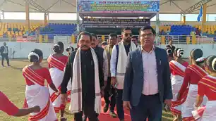 लोहरदगा में क्रिकेट का महासंग्राम, सहवाग–हरभजन की टीमों से सजेगा बलदेव साहू मेमोरियल टी-20