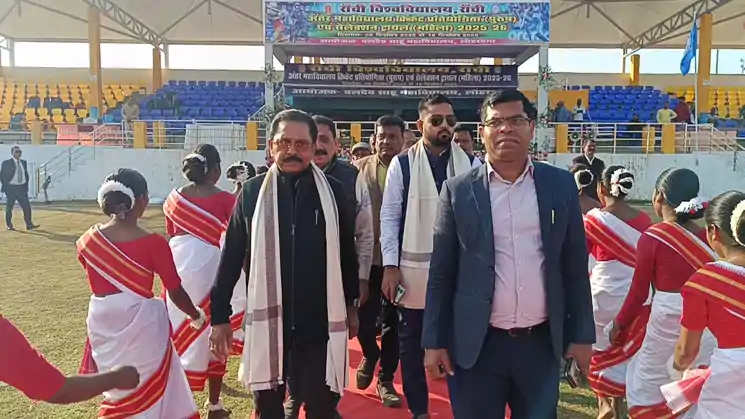 लोहरदगा में क्रिकेट का महासंग्राम, सहवाग–हरभजन की टीमों से सजेगा बलदेव साहू मेमोरियल टी-20