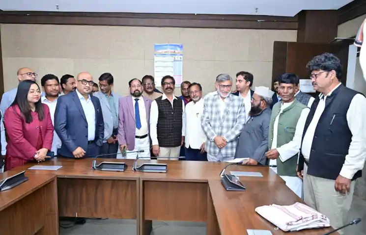 हजारीबाग के अल्पसंख्यक बुद्धिजीवियों ने CM हेमंत सोरेन से की मुलाकात