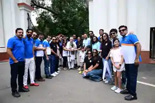 शिक्षा के संदेश के साथ रवाना हुई 'फ्रीडम ड्राइव 2026', राज्यपाल ने दिखाई हरी झंडी