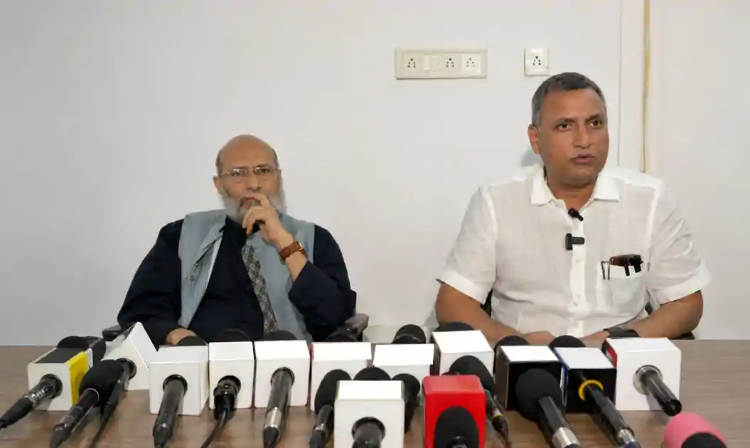 ग्रामीण टैक्स पर बरसे सुधाकर सिंह, बोले, अमीर लोगों के बैंक लोन को माफी और ग्रामीणों पर टैक्स का बोझ
