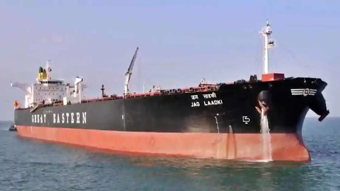 गुजरात : होर्मुज तनाव के बीच भी जारी तेल सप्लाई! ‘ऑपरेशन संकल्प’ के बीच सुरक्षित मुंद्रा पहुंचा ‘जग लाडकी’ टैंकर