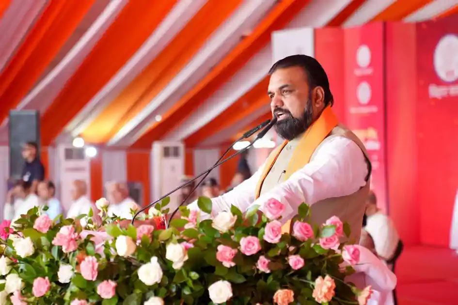 10 दिन में नोटिस, 20 दिन में अंतिम चेतावनी और 31वें दिन नौकरी खत्म, CM सम्राट ने अधिकारियों को चेताया