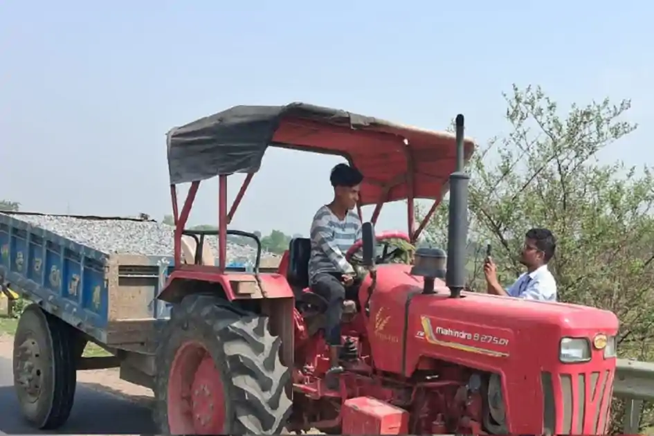 जामताड़ा में अवैध गिट्टी परिवहन पर प्रशासन की बड़ी कार्रवाई, ट्रैक्टर जब्त