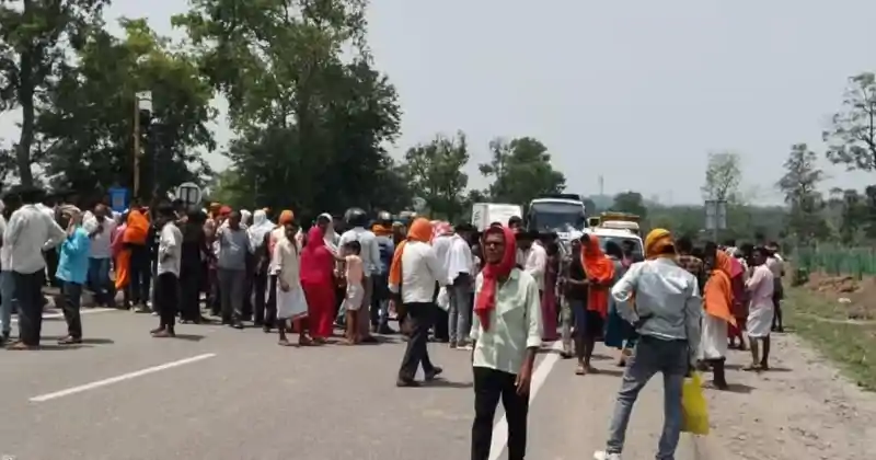 पलामू में दर्दनाक सड़क हादसा! तेज रफ्तार बस की चपेट में आने से युवक की मौ*त पलामू में दर्दनाक सड़क हादसा! तेज रफ्तार बस की चपेट में आने से युवक की मौ*त