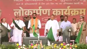 बिहार में हाईटेक हुई फायर ब्र‍िगेड, सीएम सम्राट चौधरी की बड़ी सौगात, गांधी मैदान में 80 वाहनों को दिखाई हरी झंडी