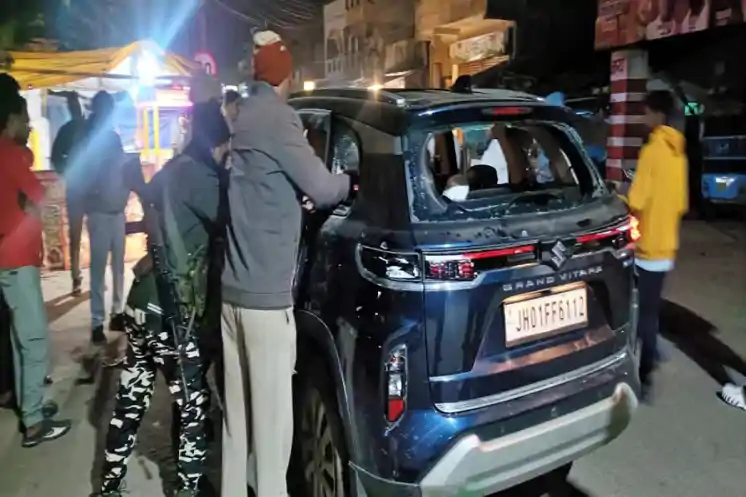 रांची : नशे में धुत कार चालक ने मचाया कहर, आधा दर्जन घायल