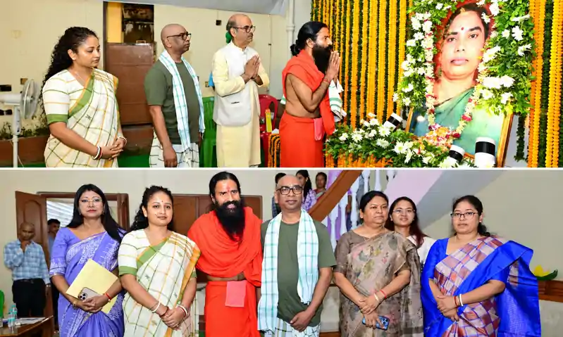 हेमंत सोरेन की माता रूपी सोरेन को योग गुरु बाबा रामदेव ने दी श्रद्धांजलि हेमंत सोरेन की माता रूपी सोरेन को योग गुरु बाबा रामदेव ने दी श्रद्धांजलि