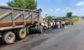जर्जर सड़क बनी हादसों की वजह, टला बड़ा हादसा, ग्रामीणों में आक्रोश