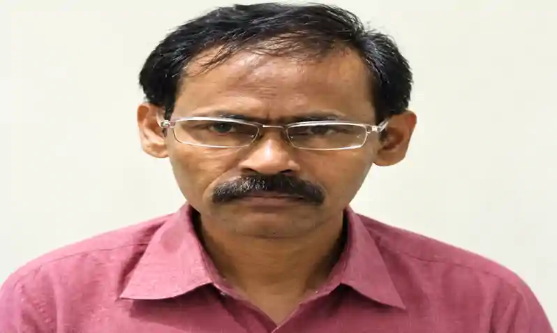 बड़ी खबर : 2.20 करोड़ के इनामी माओवादी असीम मंडल उर्फ आकाश ने किया आत्मसमर्पण बड़ी खबर : 2.20 करोड़ के इनामी माओवादी असीम मंडल उर्फ आकाश ने किया आत्मसमर्पण