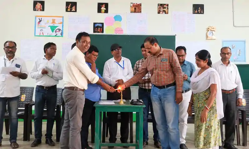 मासिक गुरु गोष्ठी का आयोजन, शिक्षा की गुणवत्ता पर हुआ गहन मंथन मासिक गुरु गोष्ठी का आयोजन, शिक्षा की गुणवत्ता पर हुआ गहन मंथन