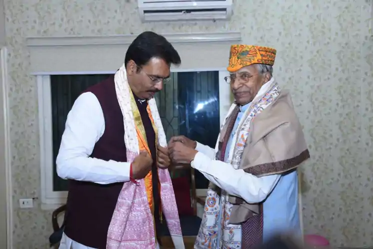 भाजपा प्रदेश अध्यक्ष संजय सरावगी ने वरिष्ठ नेताओं से की भेंट, आवास पर जाकर किया सम्मान व लिया आशीर्वाद