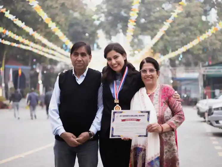 रांची : सेंट ज़ेवियर कॉलेज की छात्रा बरूज को मिला वैन विंकल मेमोरियल सम्मान