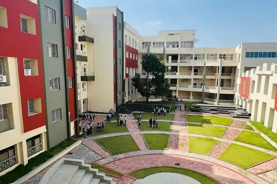 DSPMU में बीएड शिक्षकों की सेवा ब्रेक खत्म, प्रभारी एचओडी को भी मिलेगी पूरी सुविधा