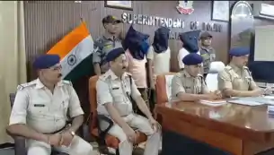 जामताड़ा में पुलिस के हत्थे चढ़े तीन साइबर ठग, जानें कैसे करते थे ठगी 